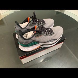 BRAND NEW Saucony Size: 10M Endorphin Shift 2 Athletic Running Shoes Alloy/Jade